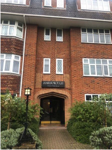 Flat Parkland Gardens in Greater London
