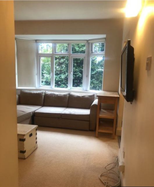 Flat Parkland Gardens in Greater London