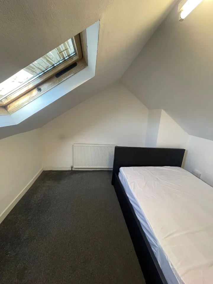Room Hastings Street in Luton