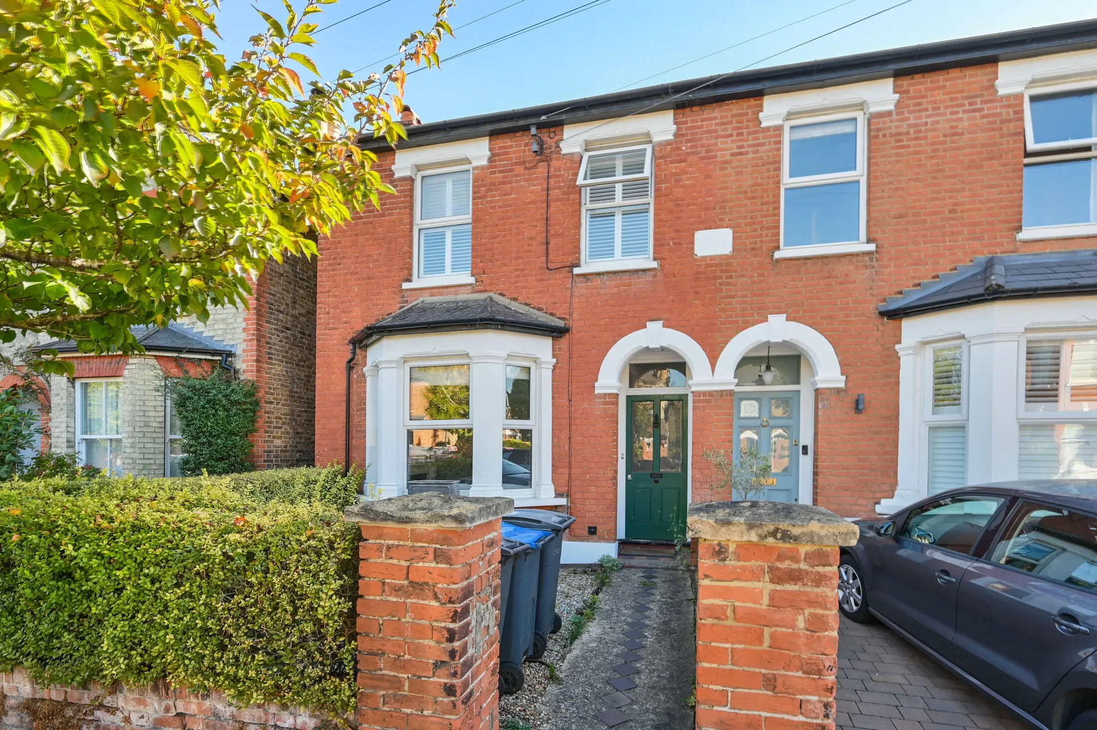 Flat Ellerton Road in Greater London