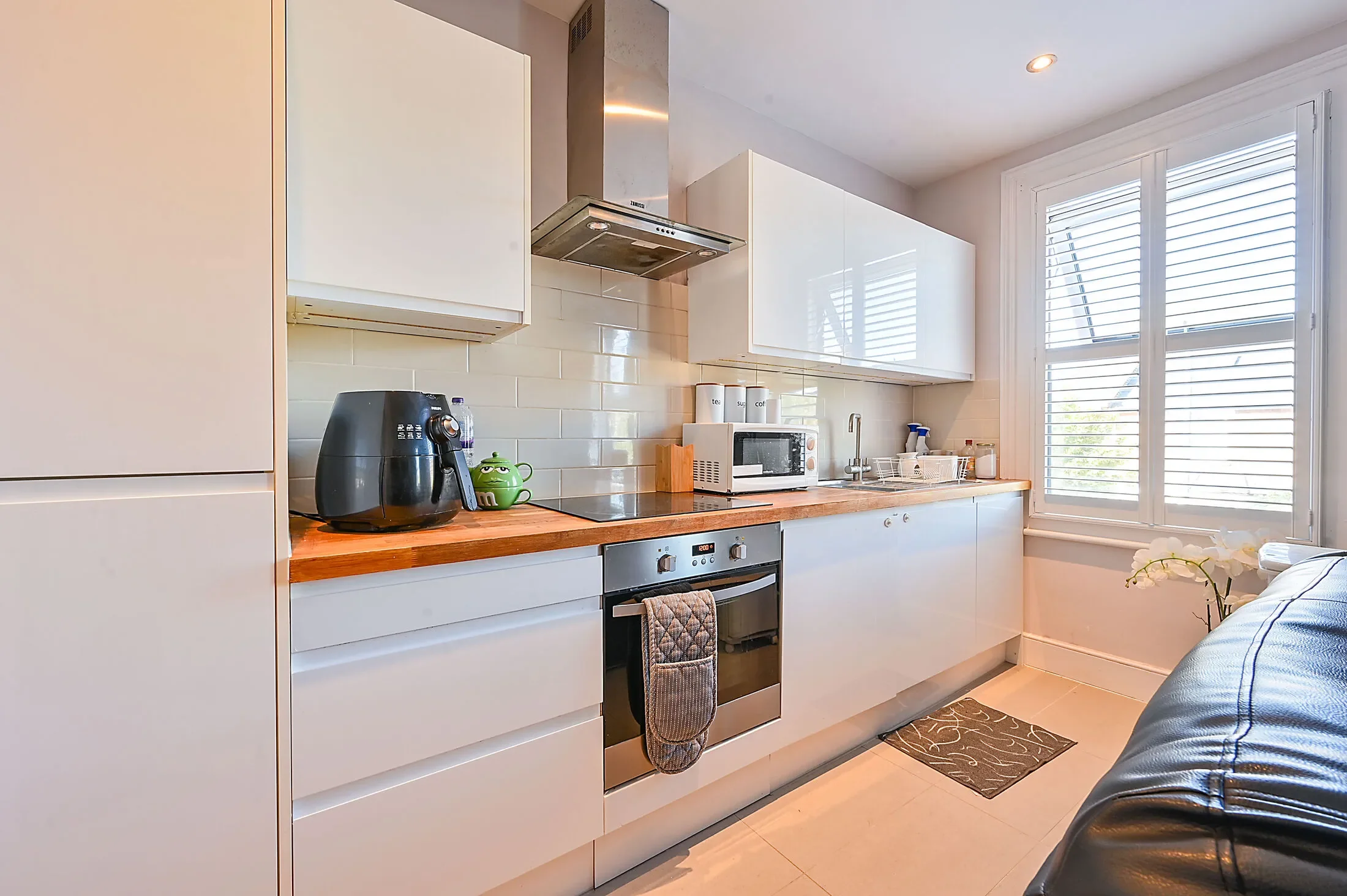 Flat Ellerton Road in Greater London