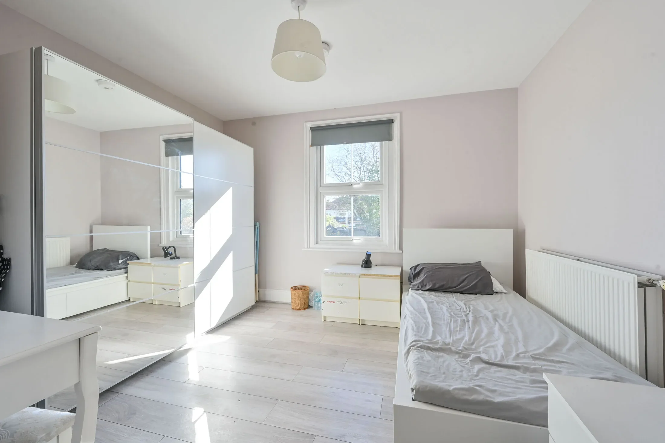 Flat Ellerton Road in Greater London