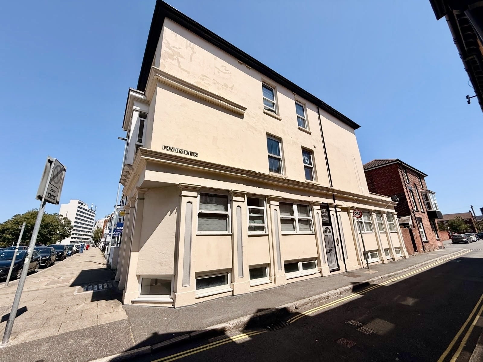 Flat Hampshire Terrace in Portsmouth