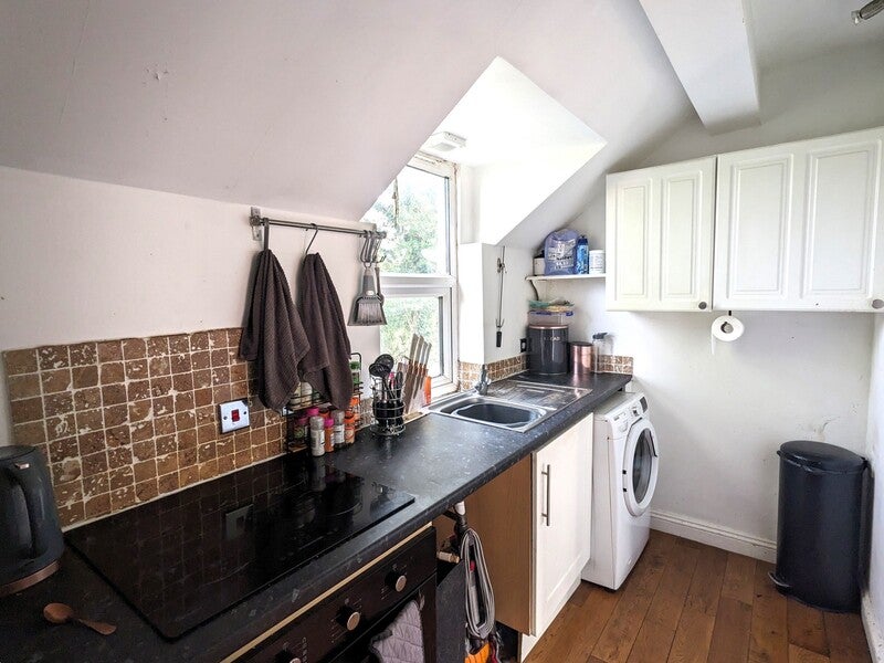 Flat Devizes Road in Wroughton