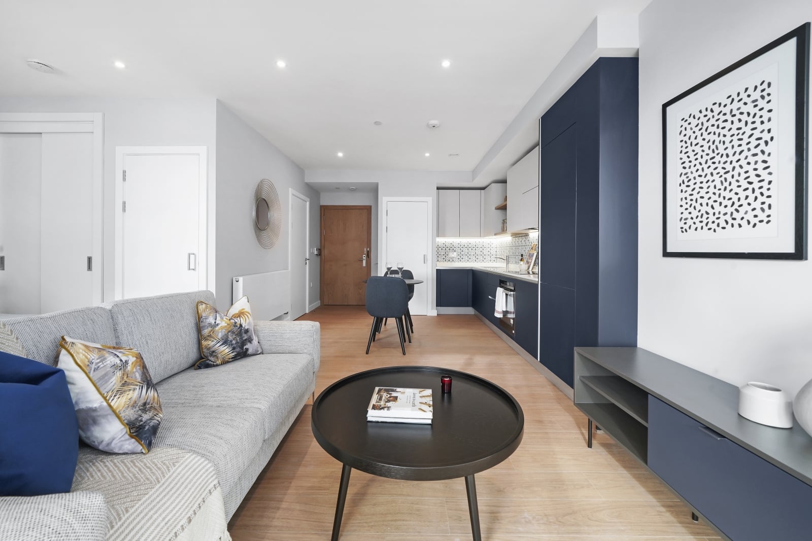 Flat Anthems Way in Greater London
