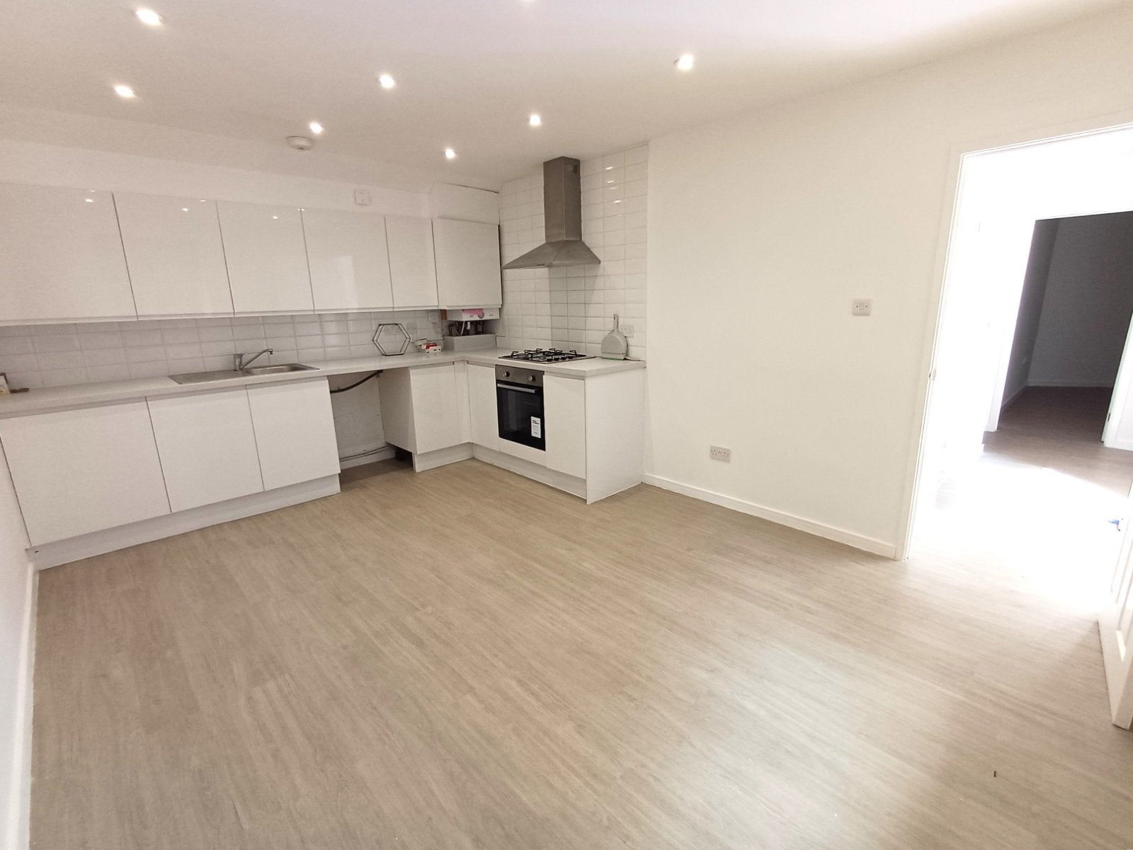 Flat Hales Drive in Canterbury