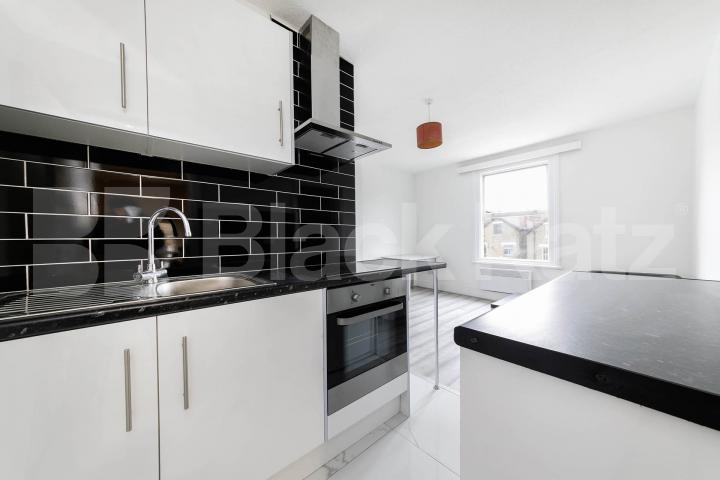 Flat Iverson Road in Greater London