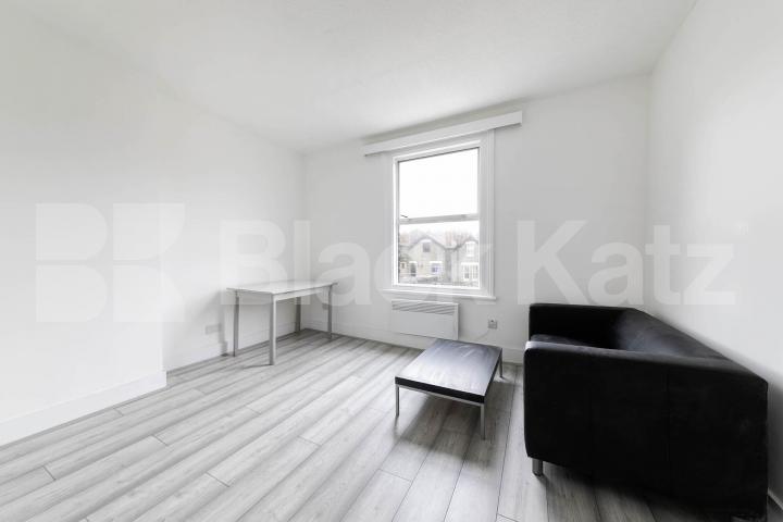 Flat Iverson Road in Greater London