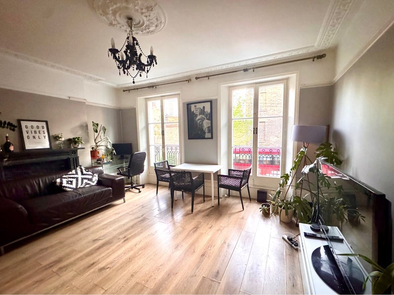 Room Bazely Street in Greater London