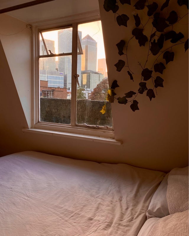Room Bazely Street in Greater London