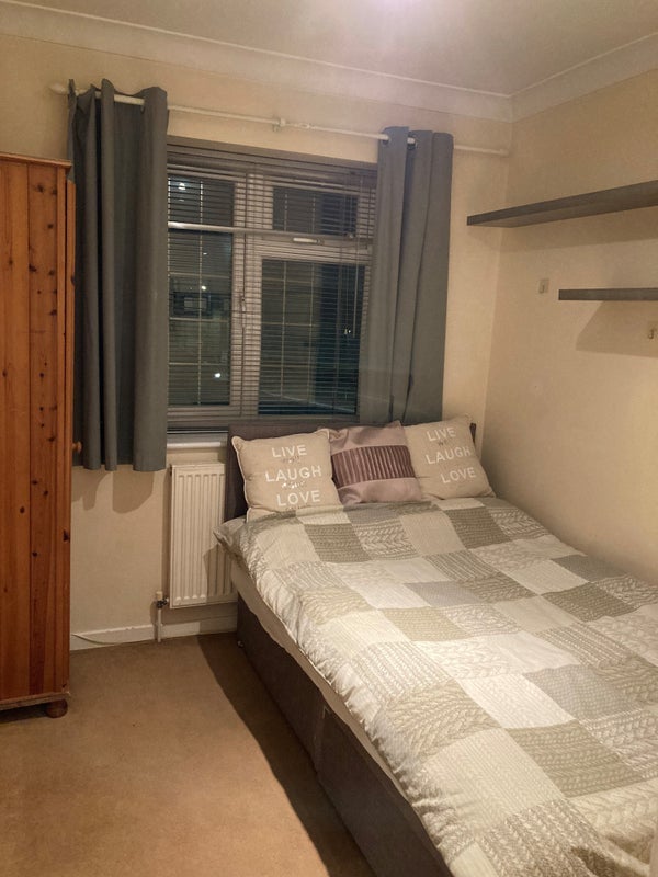 Room Thanet Road in Greater London