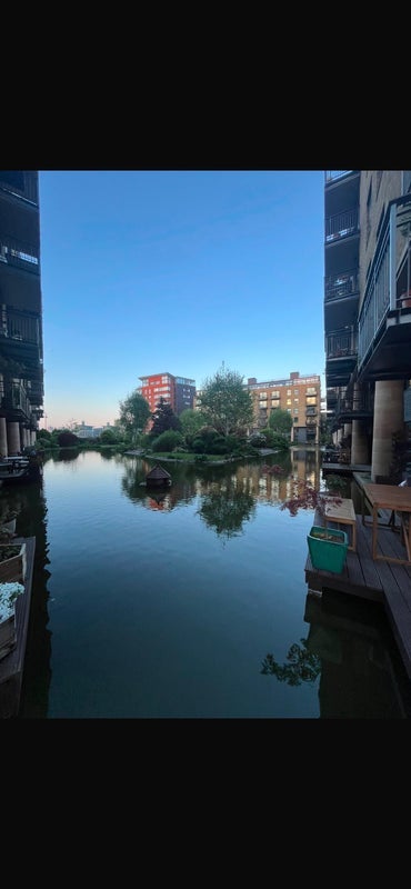Room George Row in Greater London