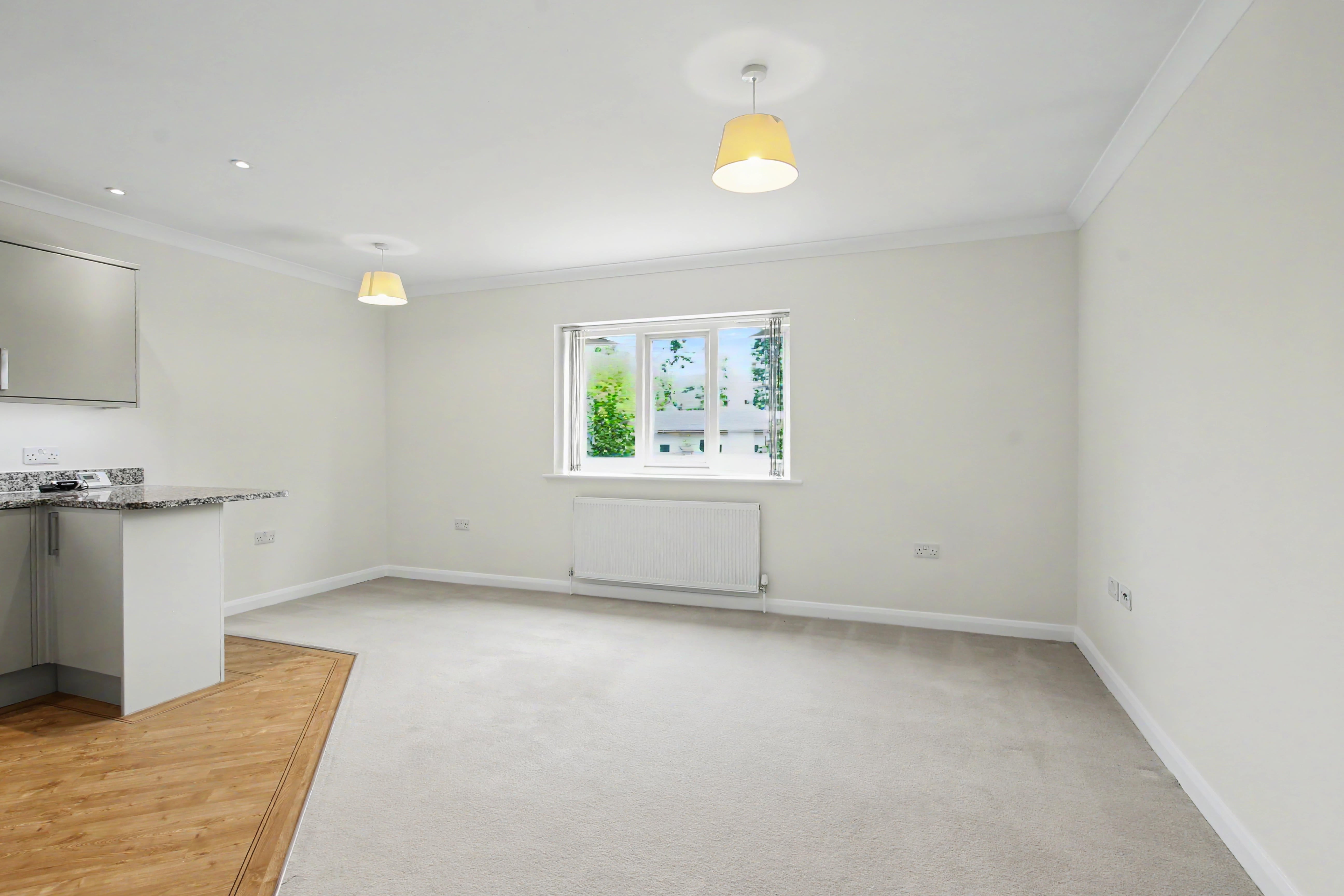 Flat Russells Crescent in Reigate and Banstead