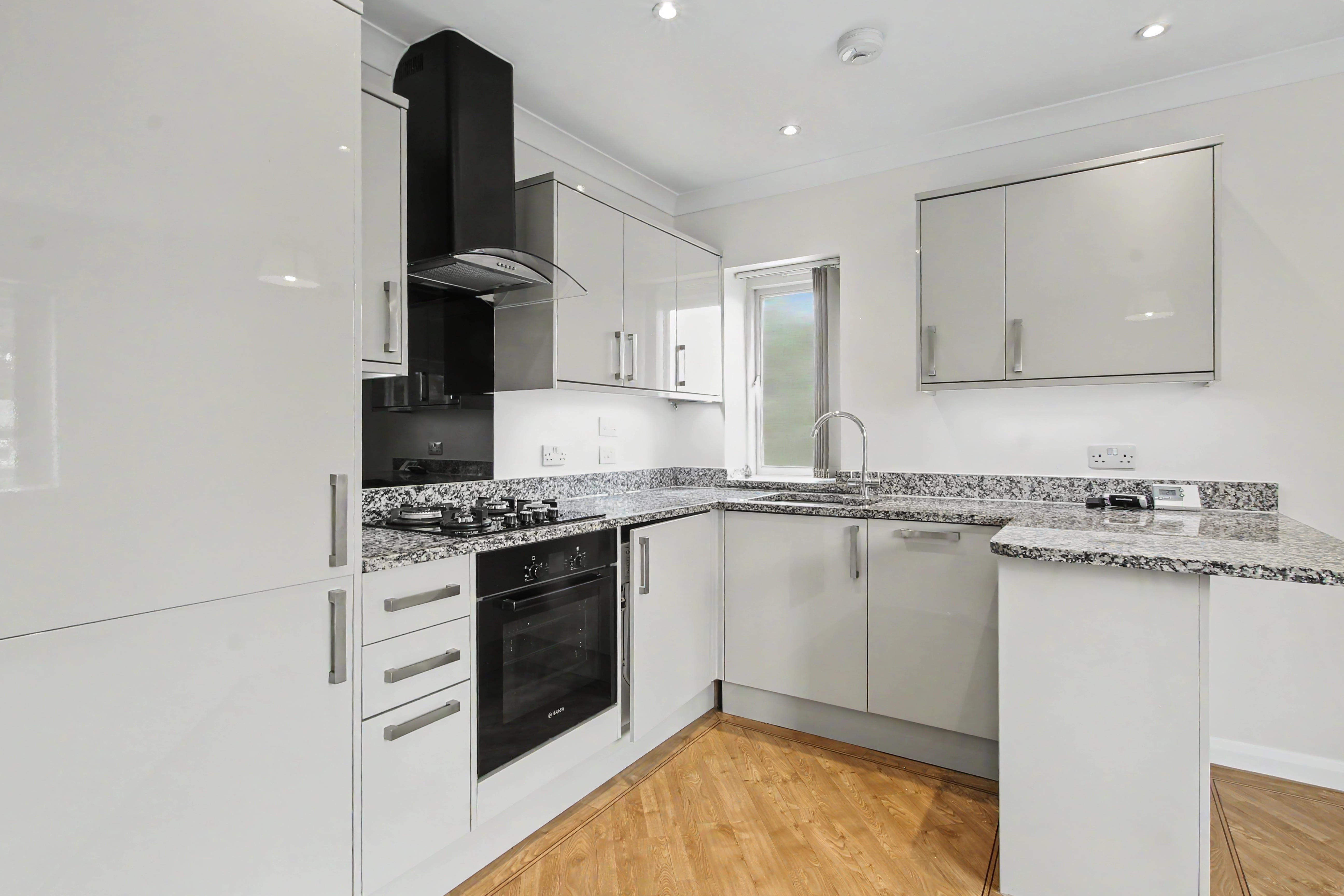 Flat Russells Crescent in Reigate and Banstead