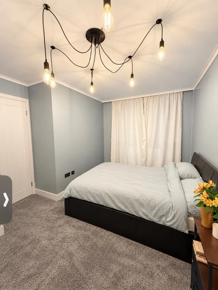 Flat Westbridge Road in Greater London
