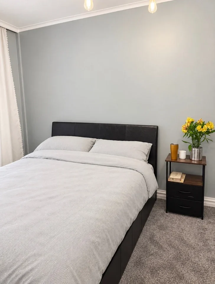 Flat Westbridge Road in Greater London