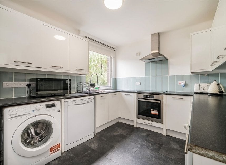 Flat Lancing Street in Greater London