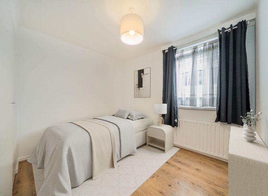 Flat Lancing Street in Greater London