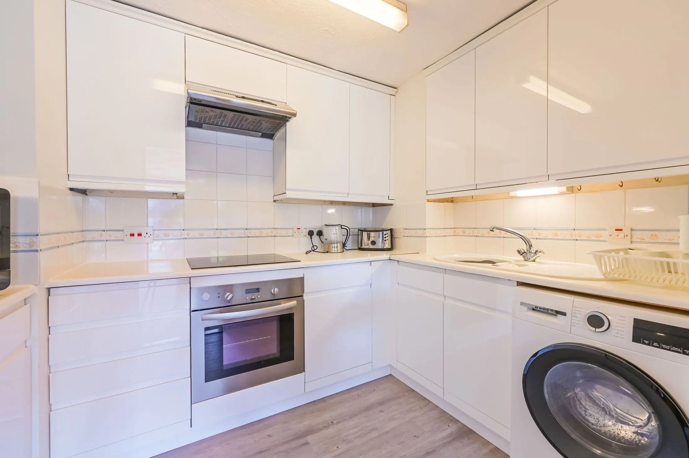 Flat Saunders Ness Road in Greater London