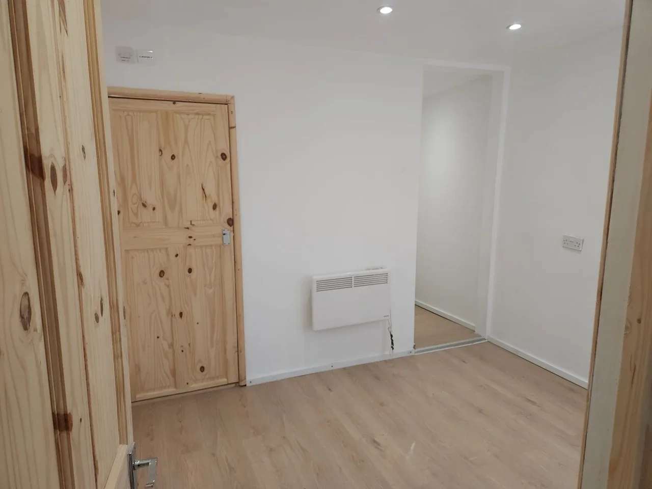 Flat Briscoe Road in Greater London