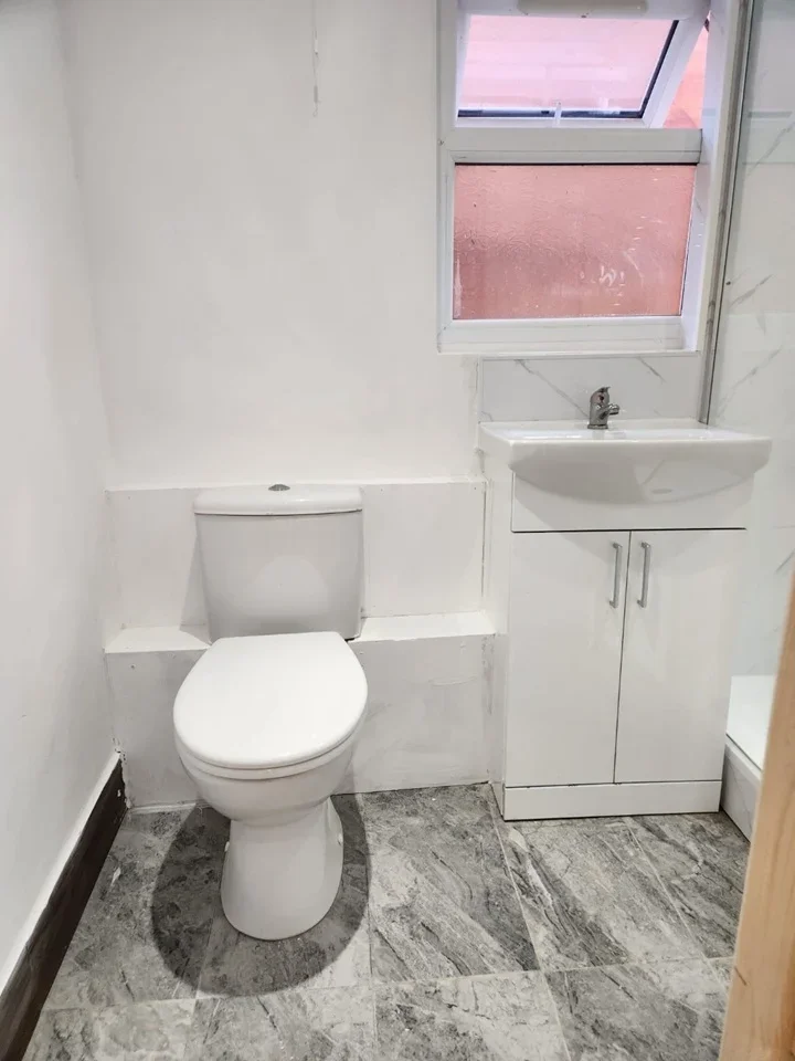 Flat Briscoe Road in Greater London