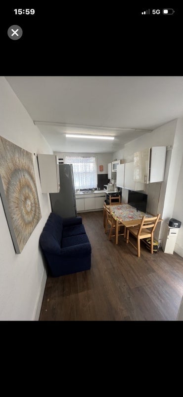 Room Harringay Road in Greater London