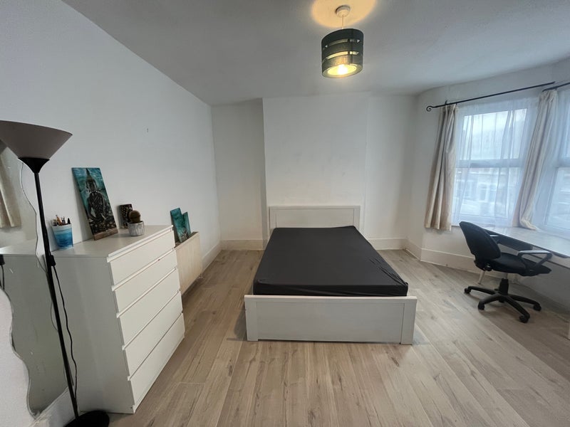 Room Harringay Road in Greater London