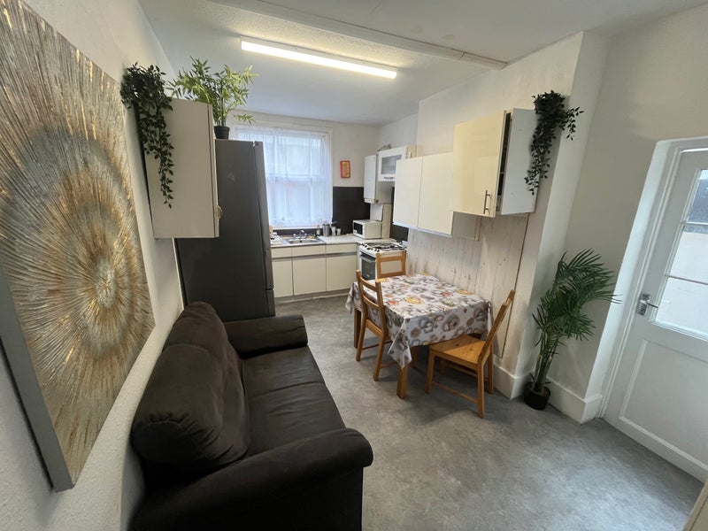 Room Harringay Road in Greater London