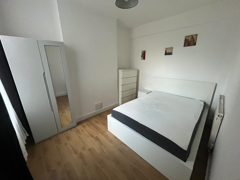 Room Harringay Road in Greater London