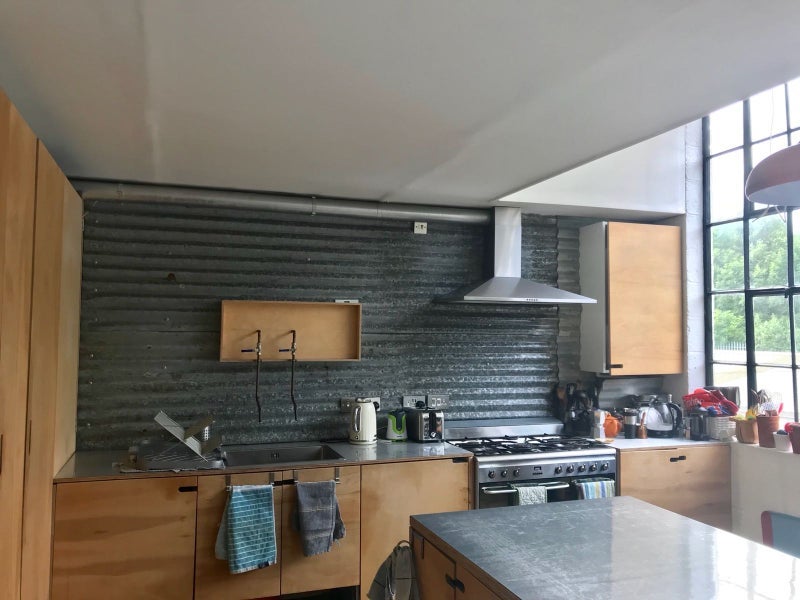 Room Ashfield Road in Greater London