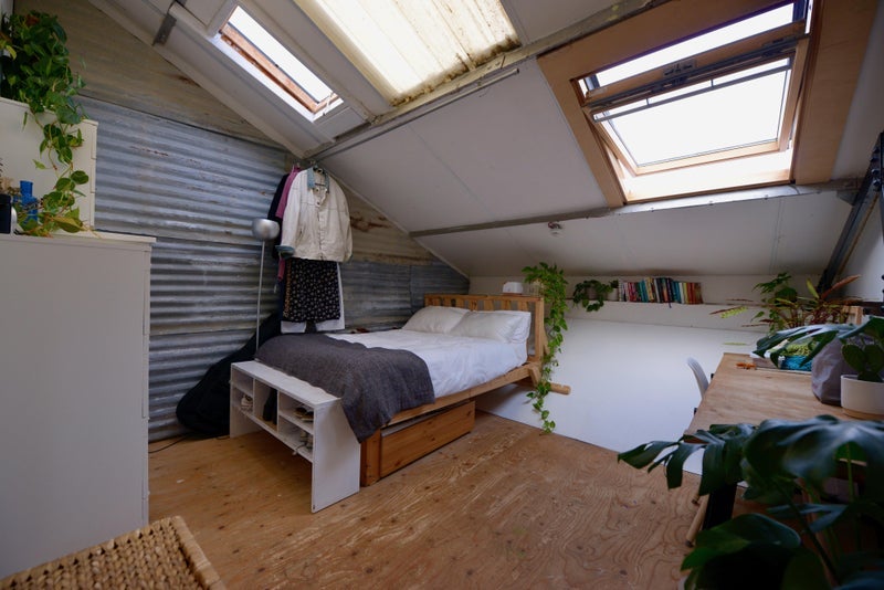 Room Ashfield Road in Greater London