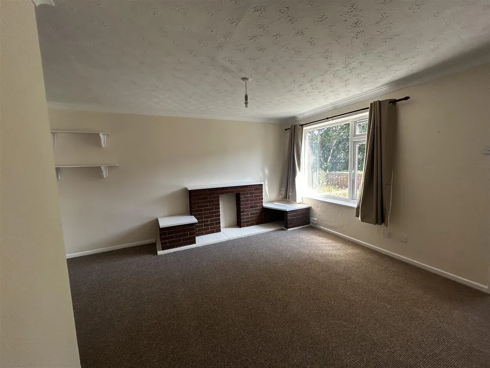 House Sandringham Close in Bridgwater