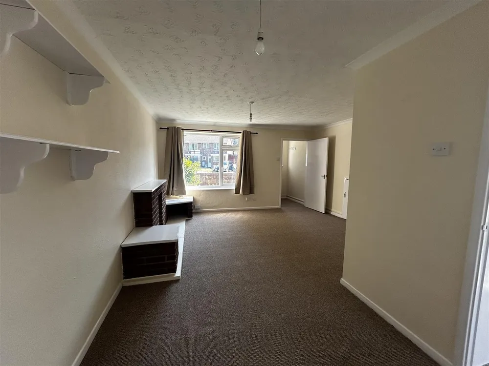 House Sandringham Close in Bridgwater