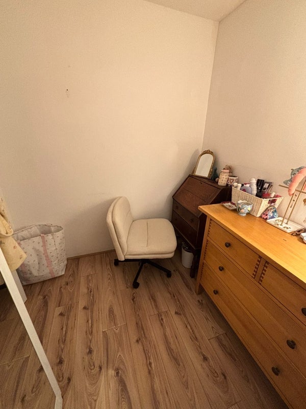 Room Burge Street in Greater London
