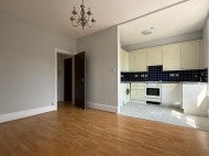 Flat Friern Barnet Road in Greater London