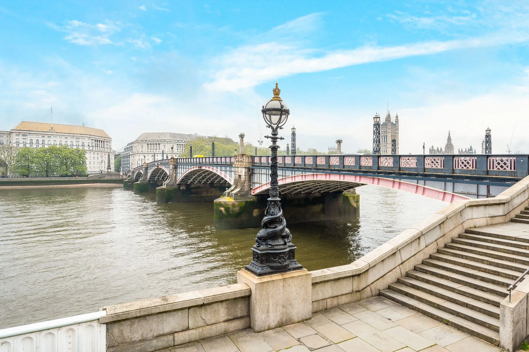 Flat Albert Embankment in Greater London