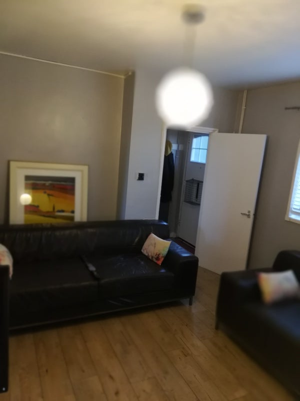 Room Bloomhall Road in Greater London