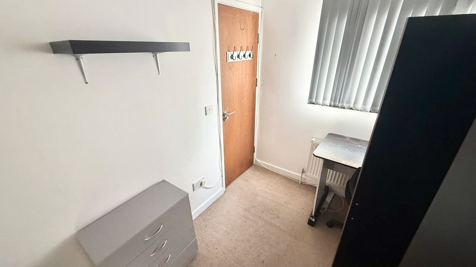 Room Heeley Road in Birmingham