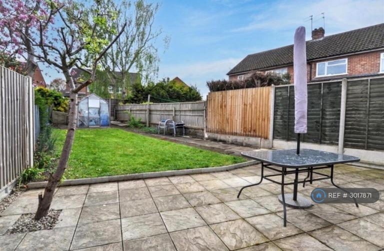Room Cotswold Close in Charnwood
