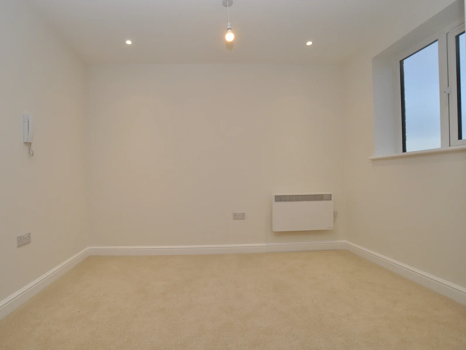 Flat Pearcey Road in Bedford