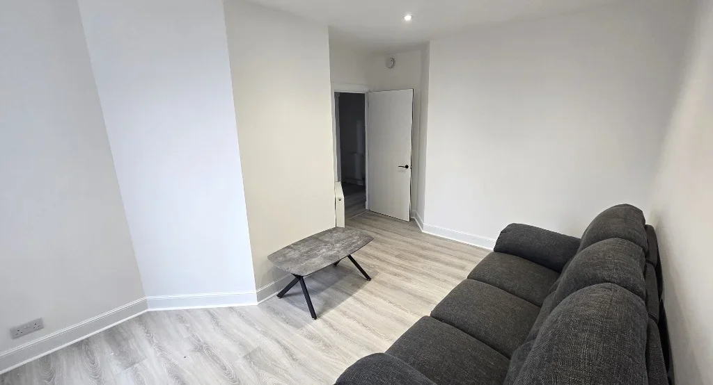 Flat Elmbank Terrace in Aberdeen City