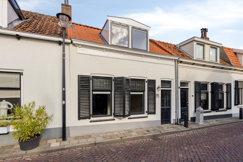 Huis Vissersdijk 11 in Middelharnis