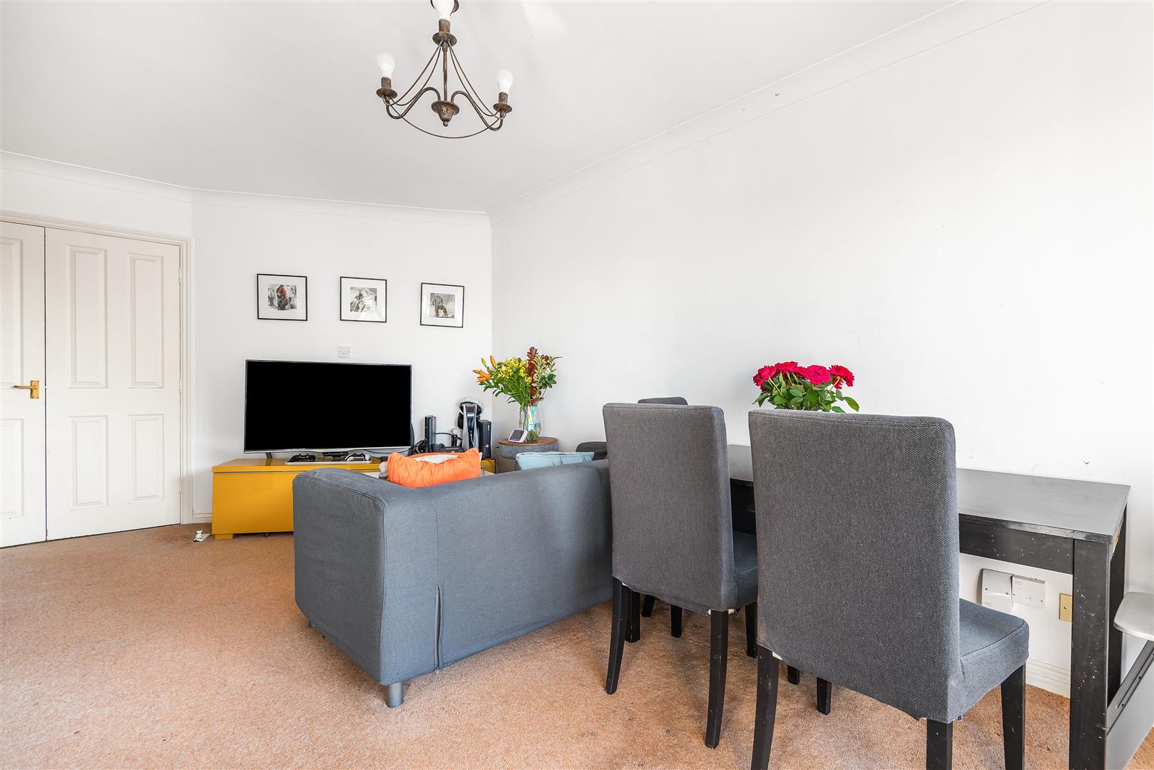 Flat Glenbuck Road in Greater London