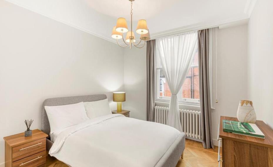 Flat Gloucester Place in London