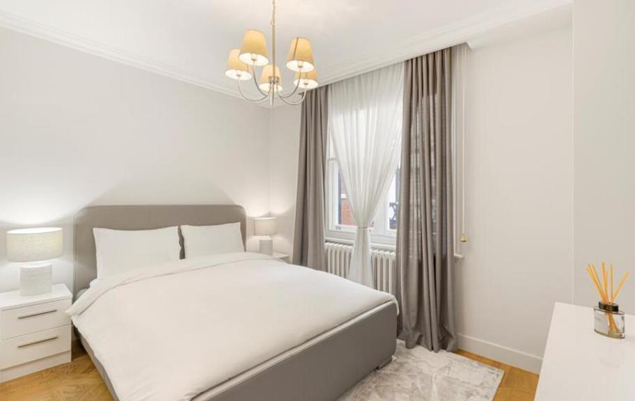 Flat Gloucester Place in London
