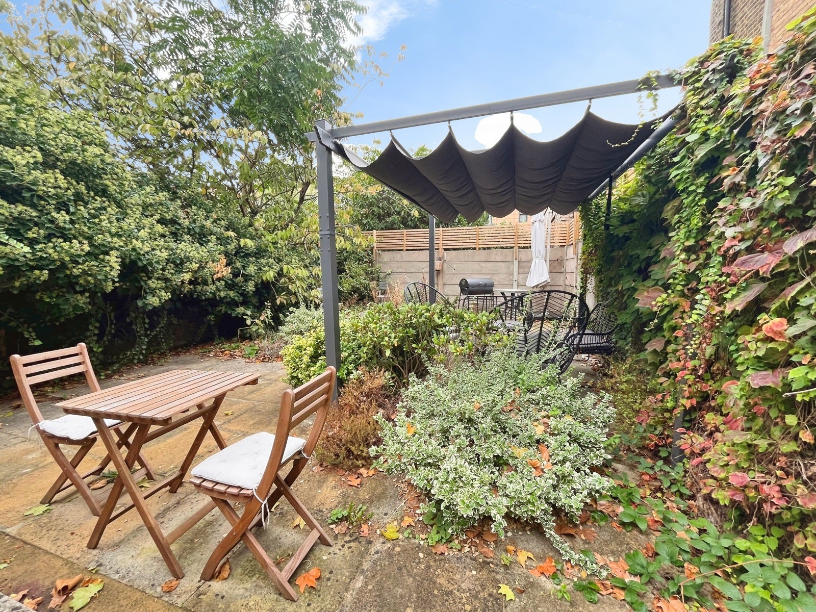Flat Ealing Green in Greater London
