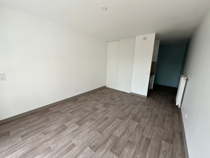 Flat Rue de Pîtres in Franqueville-Saint-Pierre