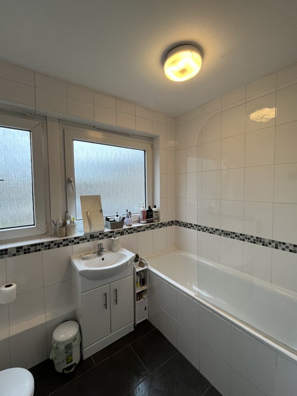 Room Eversholt Street in Greater London