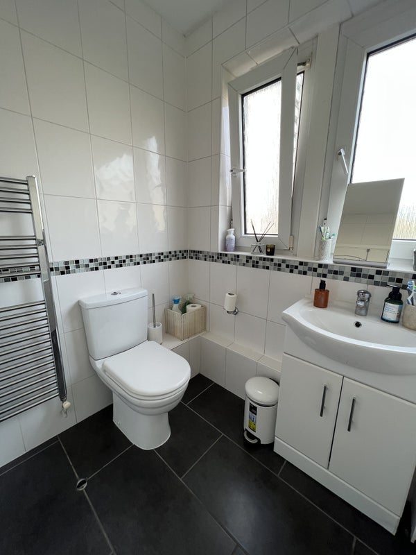 Room Eversholt Street in Greater London