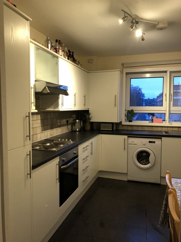 Room Eversholt Street in Greater London